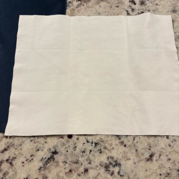 Gucci Navy Blue Dust Bag and White Cleaning Cloth - Picture 4 of 6